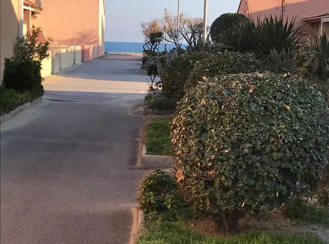 Leucate, Maison Dans Village Naturiste Eden A 50 M De La Plage, 4 Personnes