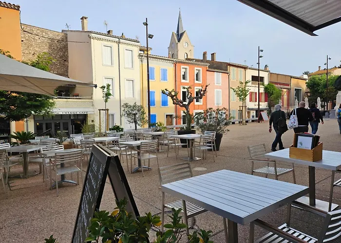 Maison De Ville Authentique Au Coeur De Leucate